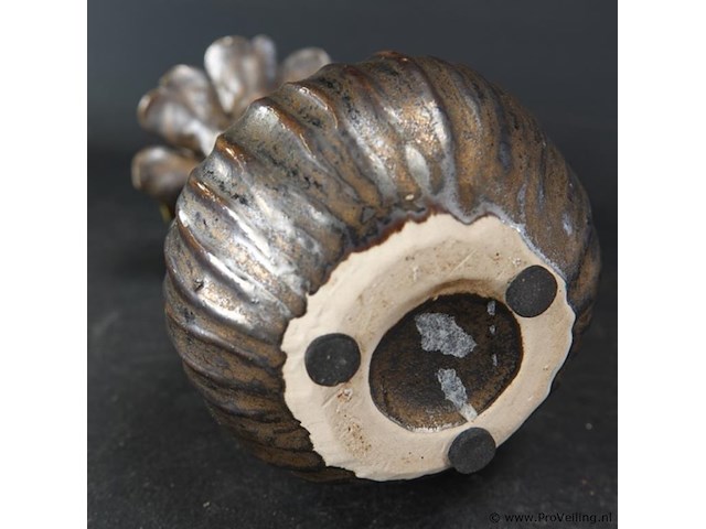 Bijzonder bloemgevormde aardewerk vaas - afbeelding 5 van  5