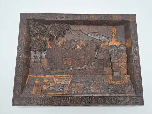 Bijzonder vintage houten wandreliëf – handgemaakt – indonesische minangkabau-stijl – 20e eeuw - afbeelding 1 van  12
