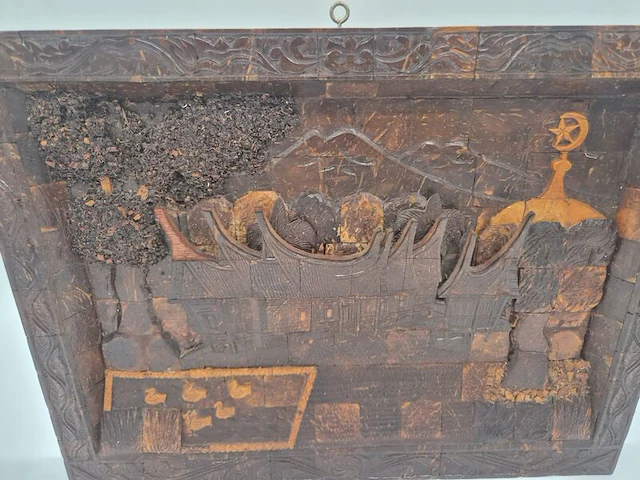 Bijzonder vintage houten wandreliëf – handgemaakt – indonesische minangkabau-stijl – 20e eeuw - afbeelding 6 van  12