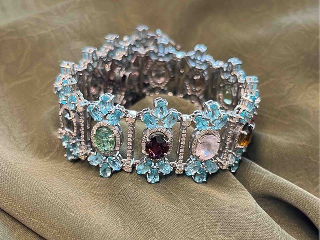 Bijzondere armband met natuurlijke edelstenen en diamant - afbeelding 4 van  5