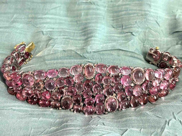 Bijzondere armband met natuurlijke edelstenen en diamant - afbeelding 1 van  4