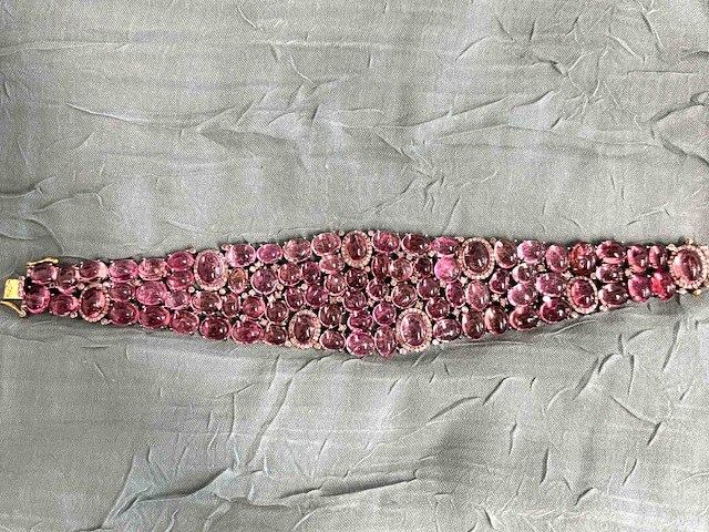 Bijzondere armband met natuurlijke edelstenen en diamant - afbeelding 4 van  4