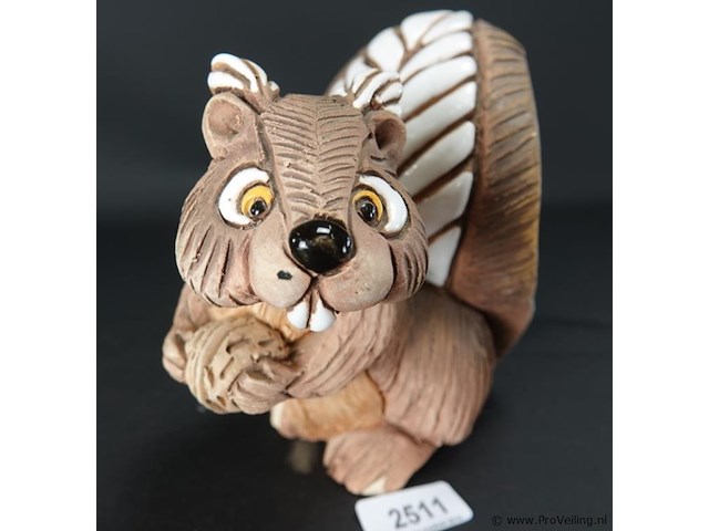 Bijzondere kunstig gemaakte aardewerk eekhoorn - afbeelding 2 van  5