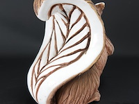 Bijzondere kunstig gemaakte aardewerk eekhoorn - afbeelding 4 van  5