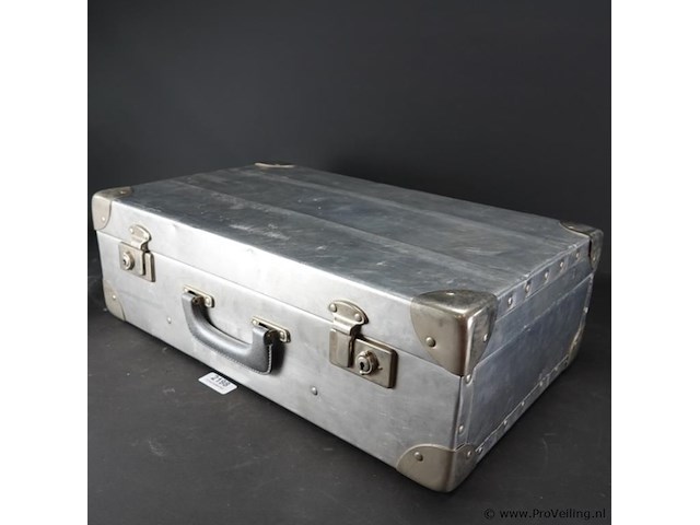 Bijzondere metalen koffer - afbeelding 1 van  5