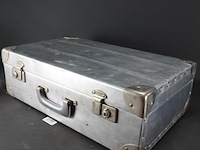 Bijzondere metalen koffer - afbeelding 1 van  5