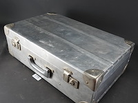 Bijzondere metalen koffer - afbeelding 2 van  5