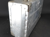 Bijzondere metalen koffer - afbeelding 4 van  5