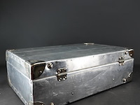 Bijzondere metalen koffer - afbeelding 5 van  5