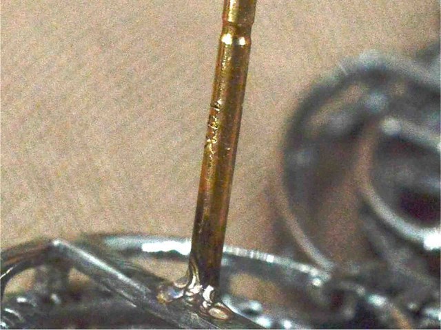 Bijzondere oorbellen met natuurlijke edelstenen en diamant - afbeelding 3 van  7
