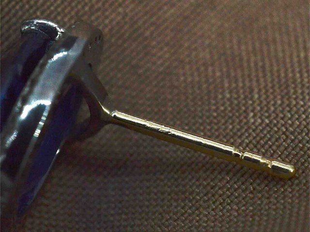 Bijzondere oorbellen met natuurlijke edelstenen en diamant - afbeelding 2 van  11