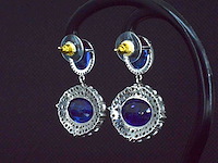 Bijzondere oorbellen natuurlijke edelstenen en diamant - afbeelding 7 van  11