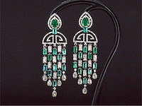 Bijzondere oorbellen natuurlijke edelstenen en diamant - afbeelding 1 van  11