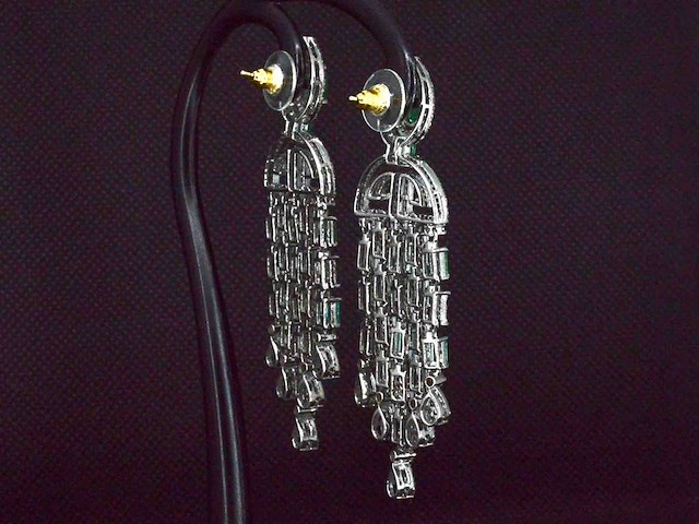 Bijzondere oorbellen natuurlijke edelstenen en diamant - afbeelding 7 van  11