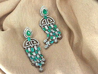 Bijzondere oorbellen natuurlijke edelstenen en diamant - afbeelding 10 van  11