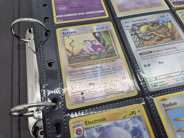 Bijzondere pokémonverzameling – vintage kaarten – gengar – charmander – rhydon – verzamelmap – ongeopend lycanroc gx-pakket - afbeelding 9 van  30