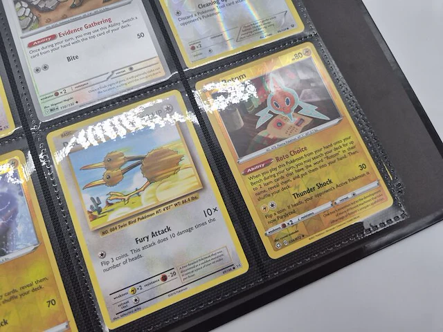 Bijzondere pokémonverzameling – vintage kaarten – gengar – charmander – rhydon – verzamelmap – ongeopend lycanroc gx-pakket - afbeelding 11 van  30