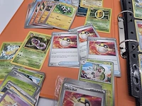 Bijzondere pokémonverzameling – vintage kaarten – grote lycanroc gx-kaart – verzamelmap en vele andere kaarten - afbeelding 13 van  19