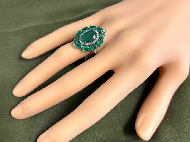 Bijzondere ring met natuurlijke edelstenen en diamant - afbeelding 2 van  8
