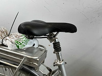 Bikkel gouden leeuw elektrische damesfiets - afbeelding 4 van  5
