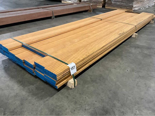 Bilinga vlonderplank met antislip 28x140 mm (32x) - afbeelding 1 van  6