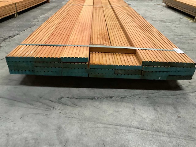 Billinga vlonderplanken 28x140 mm (26x) - afbeelding 1 van  4