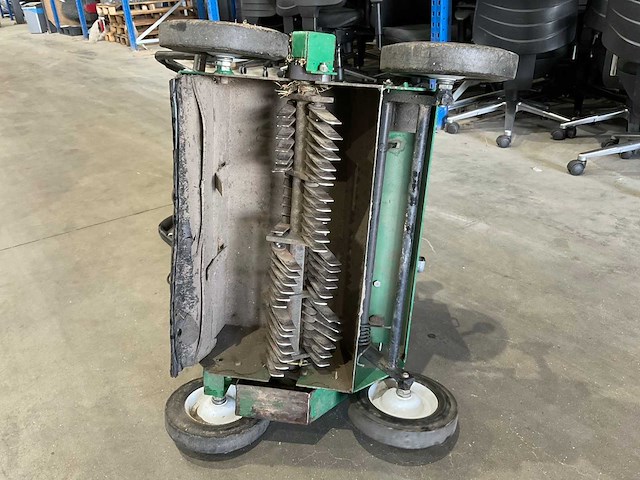 Billy goat compact pro cr550 verticuteermachine - afbeelding 8 van  9