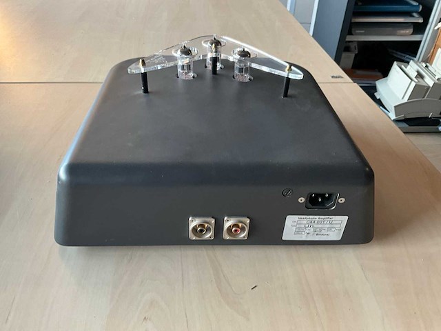 Binaural un c44 tube headphone amplifier - afbeelding 3 van  5