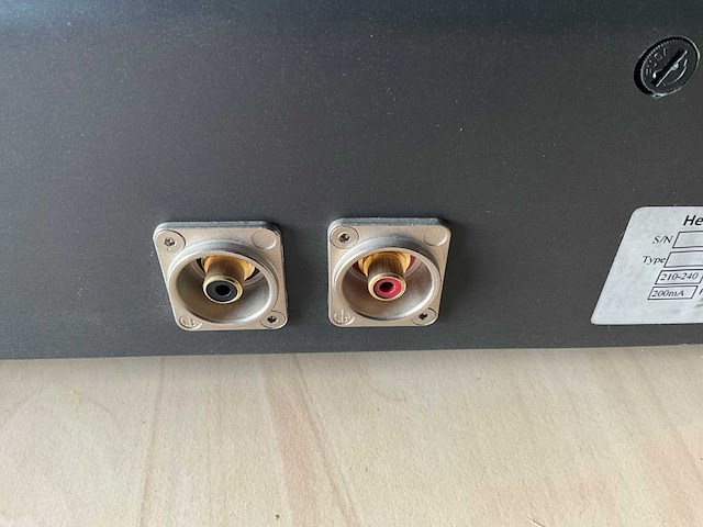 Binaural un c44 tube headphone amplifier - afbeelding 4 van  5