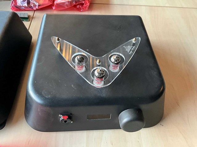 Binaural un c44 tube headphone amplifier - afbeelding 2 van  9