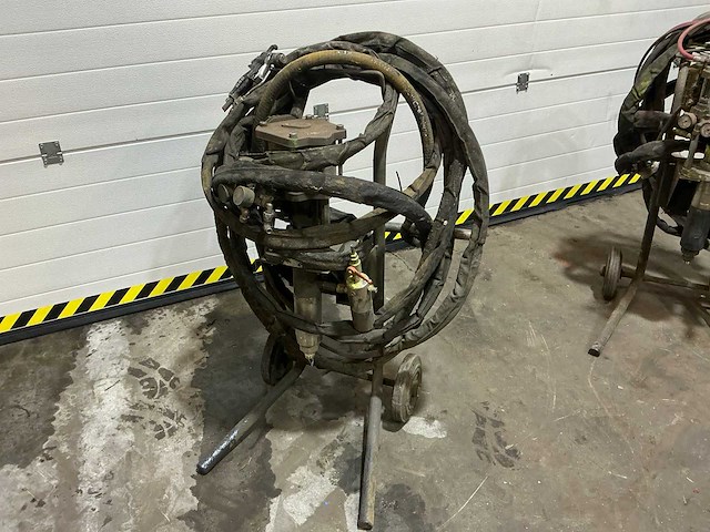 Binks pneumatic verfspuitmachine - afbeelding 1 van  8