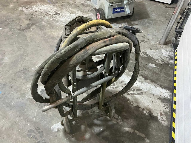 Binks pneumatic verfspuitmachine - afbeelding 6 van  8