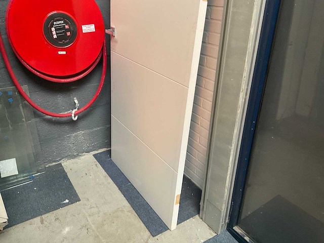 Binnendeur 88x231cm met deurbeslag - afbeelding 3 van  4