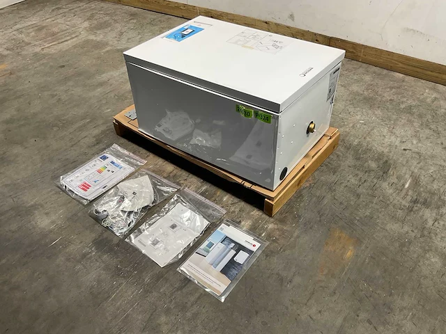 Binnenunit lucht/water-warmtepomp blwspi48oh - beschadigd - afbeelding 1 van  14
