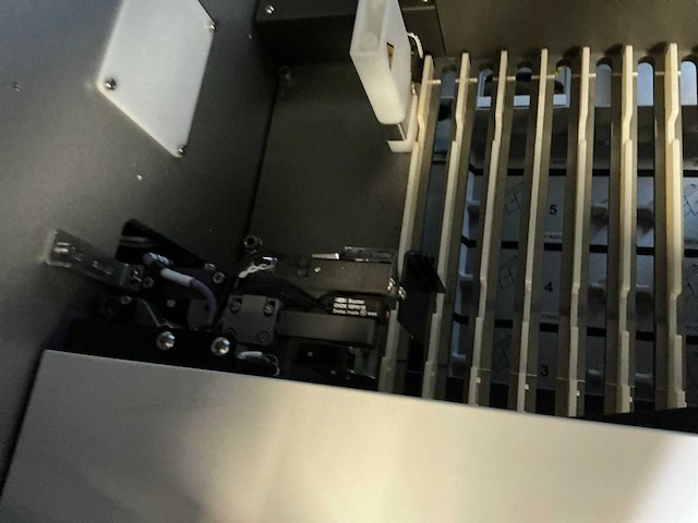 Bio-rad ih1000 immunohematologisch diagnostiekmachine - afbeelding 5 van  19