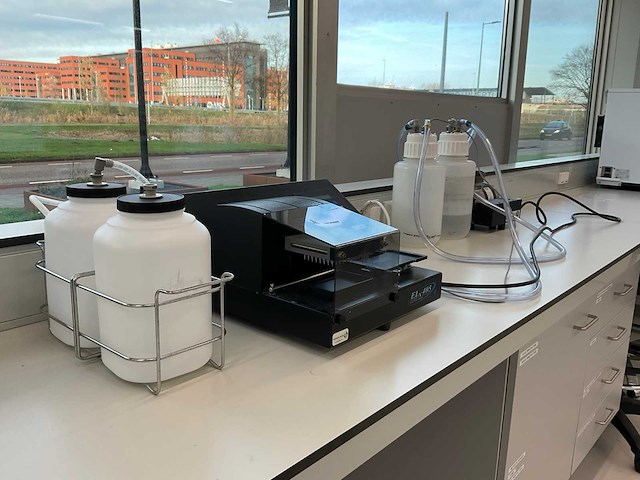 Bio-tek instruments elx 405 microplaat wasser - afbeelding 8 van  8