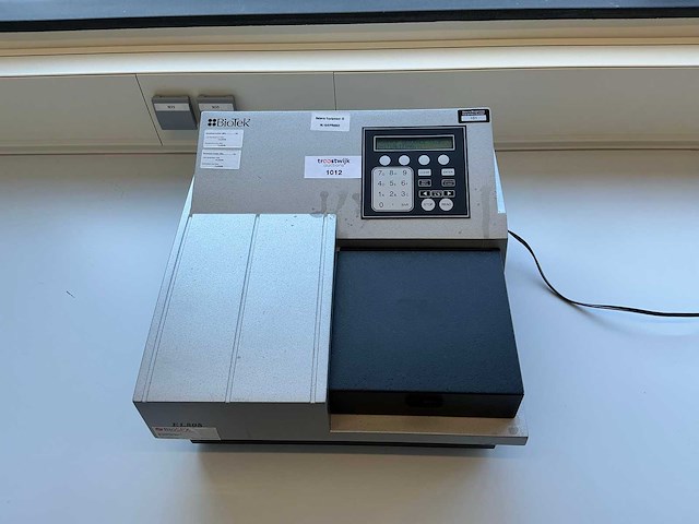 Biotek el808uv micro plate reader - afbeelding 1 van  8