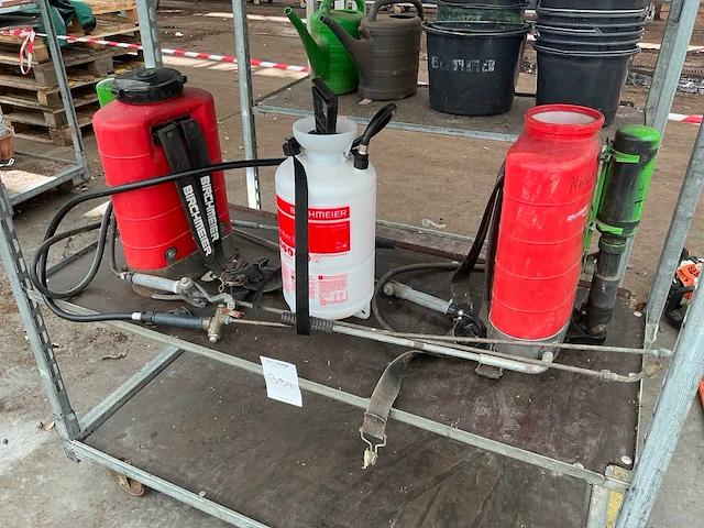 Birchmeier rugspuit en drukspuit (3x) - afbeelding 1 van  5