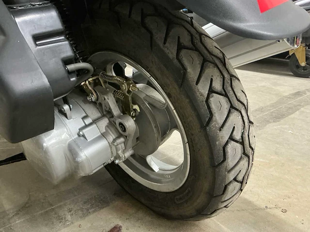 Bisan-lifan pasific 150 lf150t-2c motorfiets - afbeelding 11 van  12