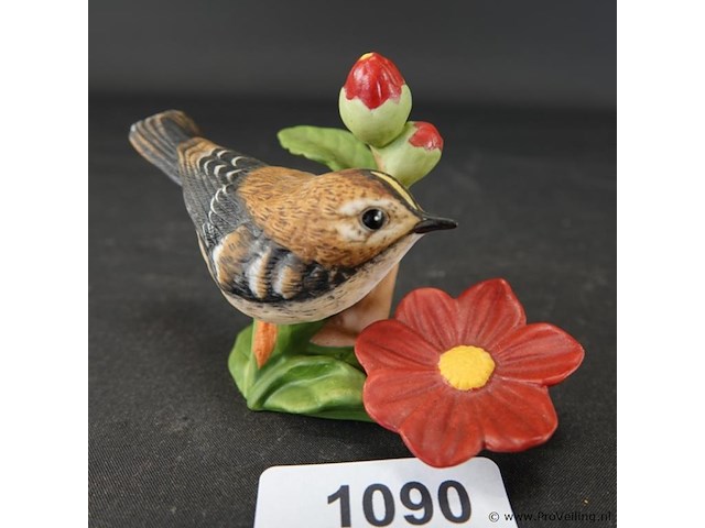 Biscuitporseleinen franklin mint beeldje van een goudhaantje uit de collectie "birds & blossoms of the world" - afbeelding 1 van  5