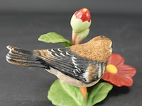 Biscuitporseleinen franklin mint beeldje van een goudhaantje uit de collectie "birds & blossoms of the world" - afbeelding 4 van  5