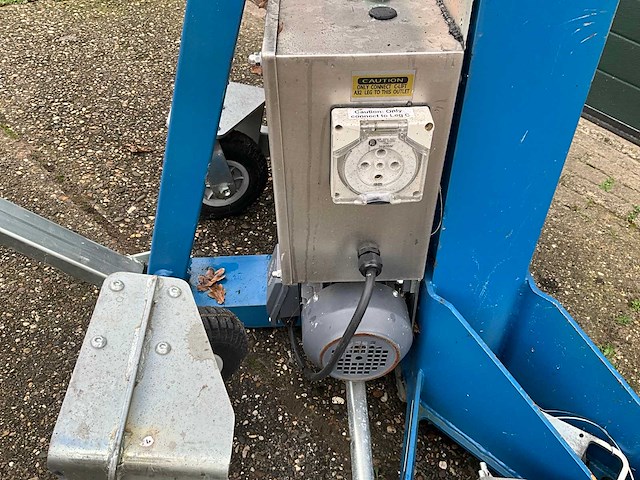 Bison containerlift (2x) - afbeelding 6 van  8