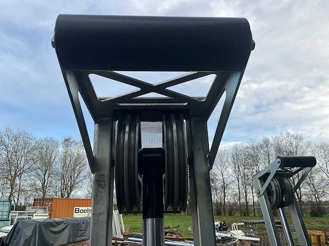 Bison containerlift (2x) - afbeelding 8 van  8