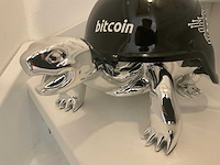 Bitcoin turtle sculptuur - afbeelding 4 van  6