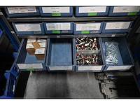 Bito 12-delige loketkast inclusief 64 kunststof voorraadbakken met rvs bevestigingsmaterialen en machine accessoires - afbeelding 1 van  9