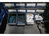 Bito 12-delige loketkast inclusief 64 kunststof voorraadbakken met rvs bevestigingsmaterialen en machine accessoires - afbeelding 3 van  9