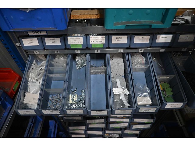 Bito 12-delige loketkast inclusief 64 kunststof voorraadbakken met rvs bevestigingsmaterialen en machine accessoires - afbeelding 14 van  15