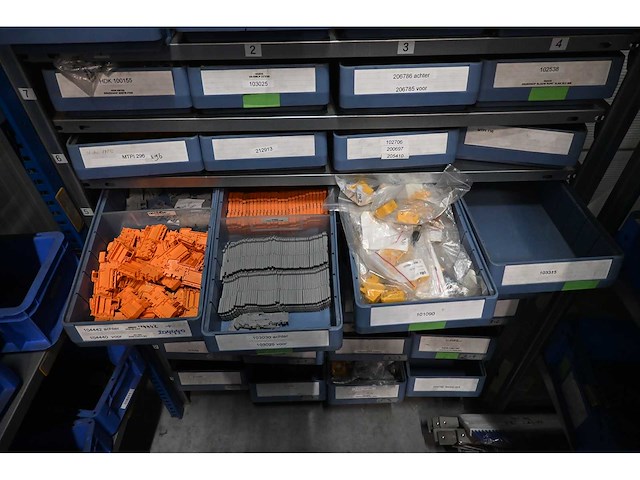Bito 12-delige loketkast inclusief 64 kunststof voorraadbakken met rvs bevestigingsmaterialen en machine accessoires - afbeelding 14 van  15