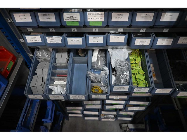 Bito 12-delige loketkast inclusief 64 kunststof voorraadbakken met rvs bevestigingsmaterialen en machine accessoires - afbeelding 5 van  13
