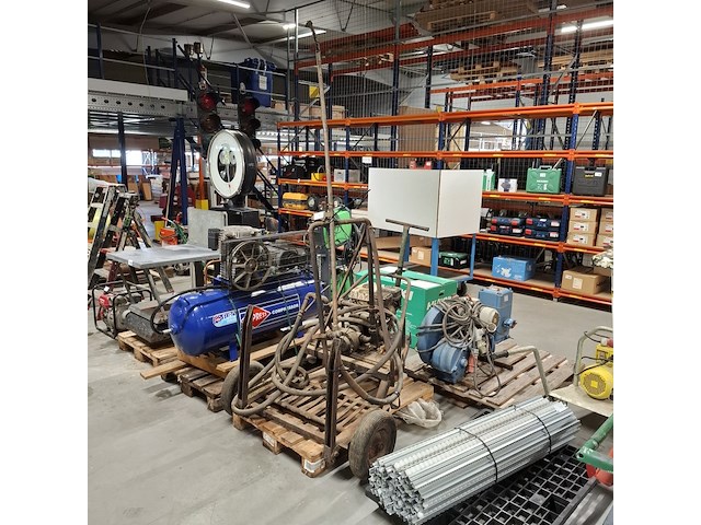 Bitumen sprayer - afbeelding 1 van  13